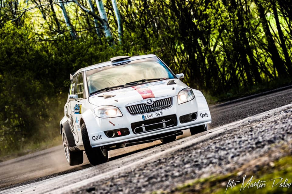 RALLY VOZIDLO - Obrazok
